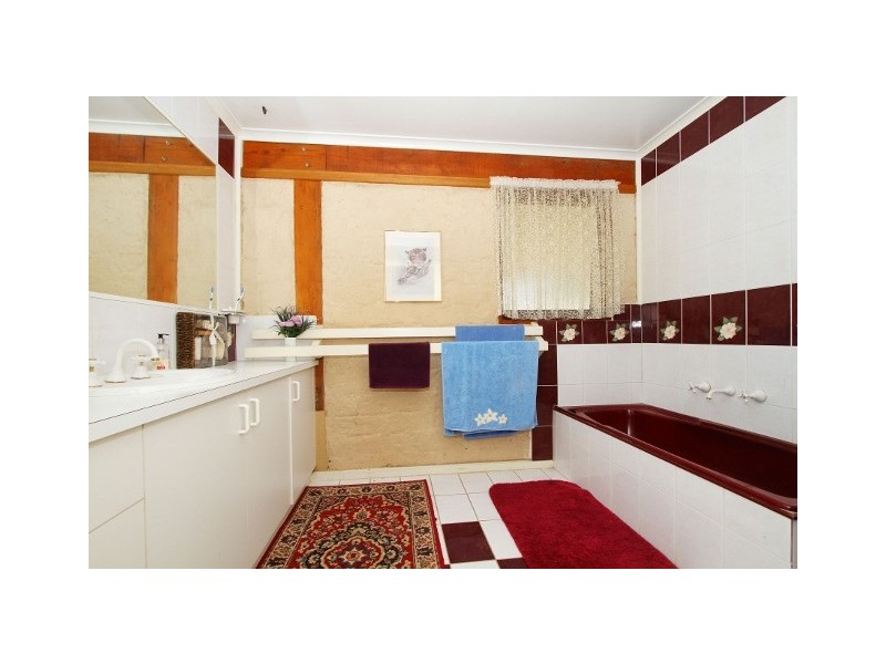 32 Erskine Way, Sydenham VIC 3037