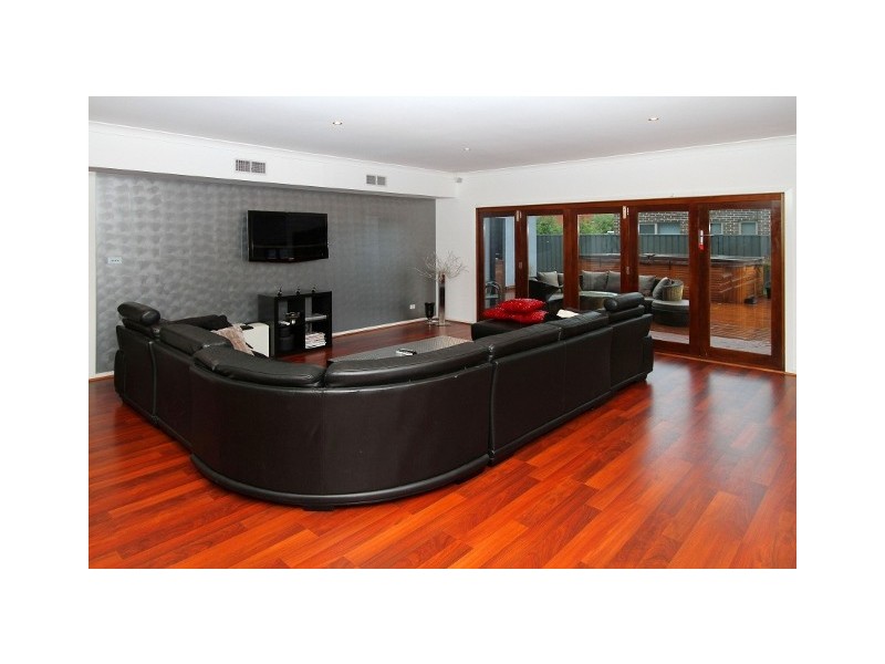 7 Tucker Place, Caroline Springs VIC 3023