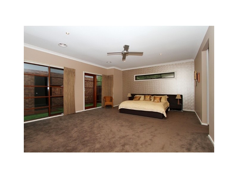 7 Tucker Place, Caroline Springs VIC 3023