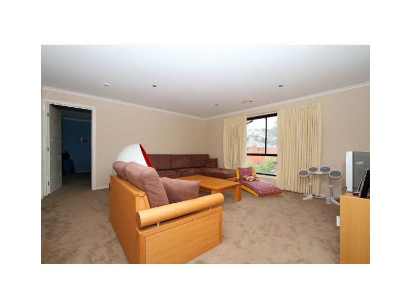 7 Tucker Place, Caroline Springs VIC 3023