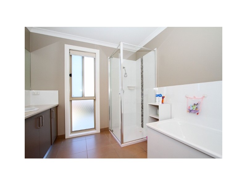 7 Begonia Court, Caroline Springs VIC 3023