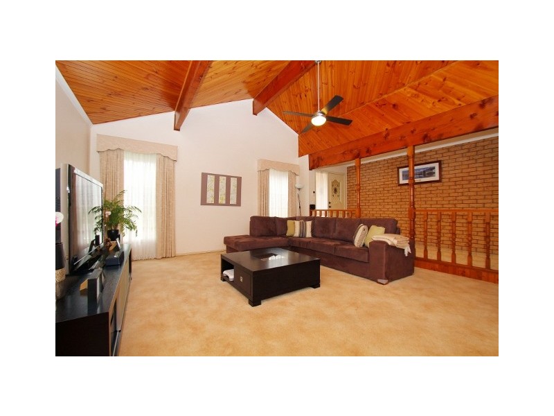 3 Burrowye Crescent, Taylors Lakes VIC 3038