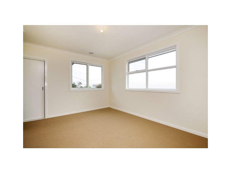 1/110 Fox Street, St Albans VIC 3021