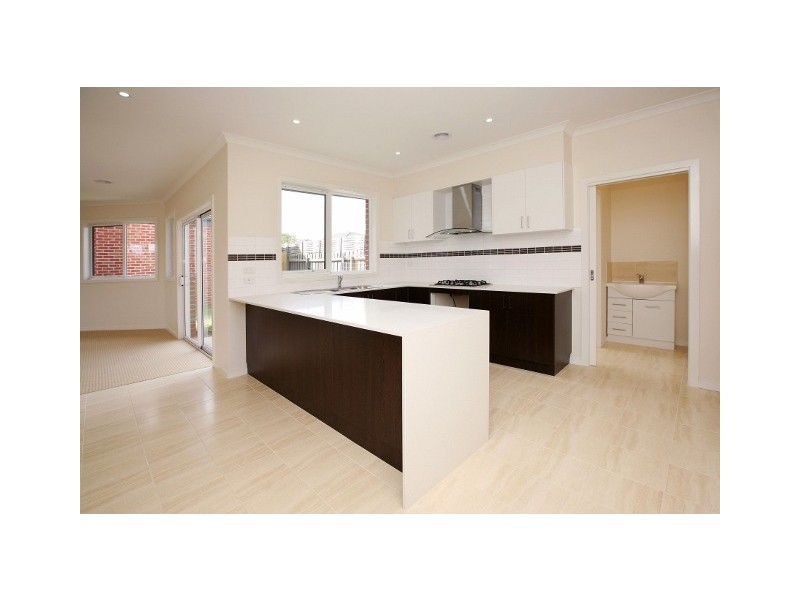 2/110 Fox Street, St Albans VIC 3021