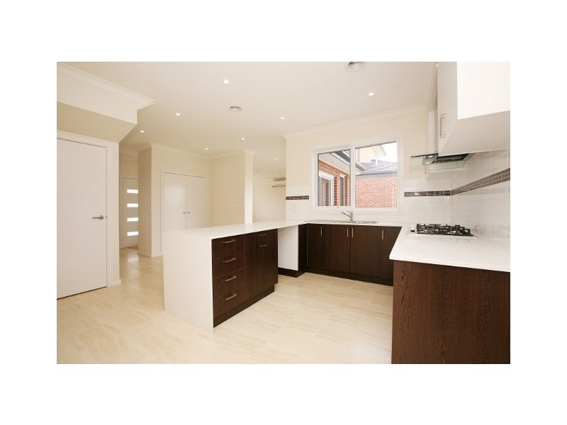 2/110 Fox Street, St Albans VIC 3021