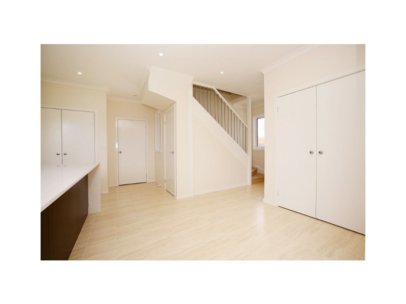 2/110 Fox Street, St Albans VIC 3021