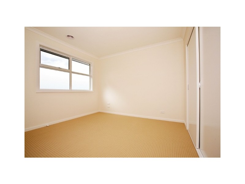 2/110 Fox Street, St Albans VIC 3021