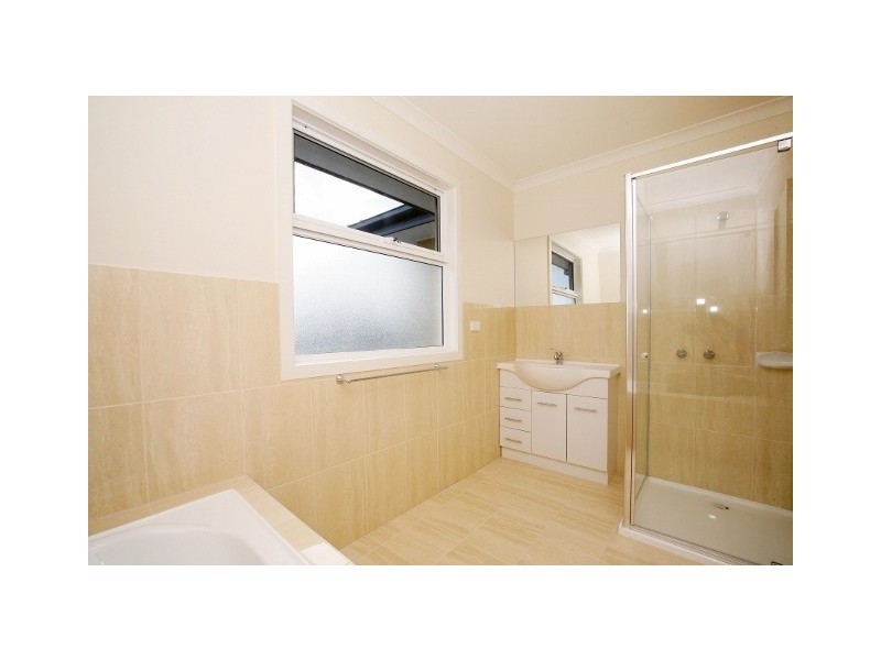 2/110 Fox Street, St Albans VIC 3021