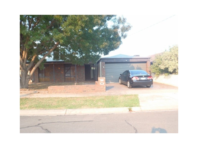 8 Montrose Court, Sydenham VIC 3037