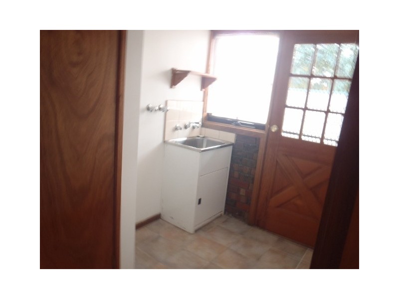 8 Montrose Court, Sydenham VIC 3037