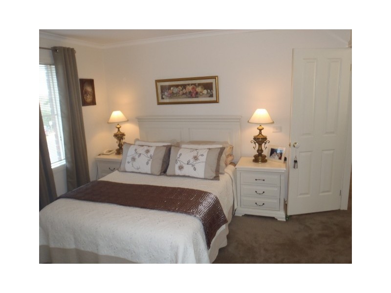 37 Wattletree Drive, Taylors Hill VIC 3037