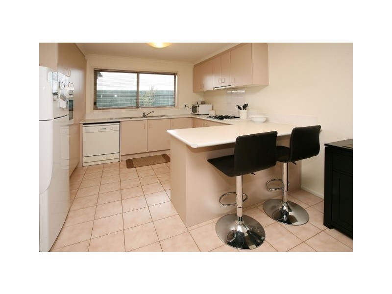 1/549 Kings Road, Taylors Lakes VIC 3038