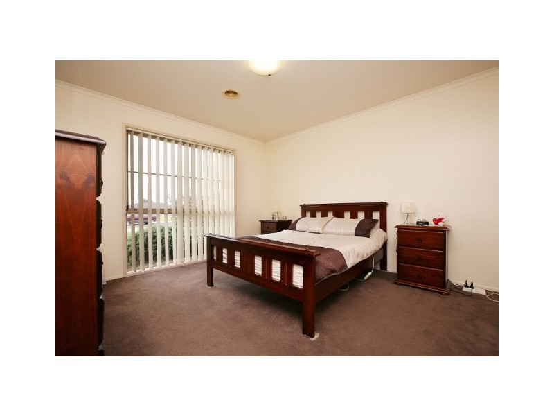 1/549 Kings Road, Taylors Lakes VIC 3038