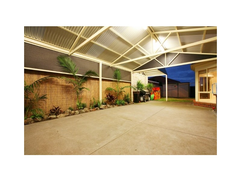 9 Tamora Way, Sydenham VIC 3037