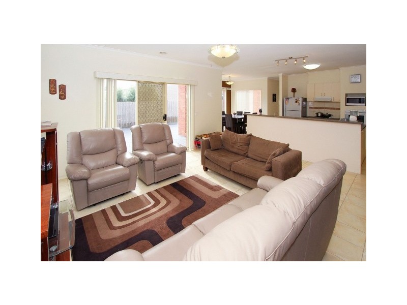 17 Collins Street, Taylors Hill VIC 3037