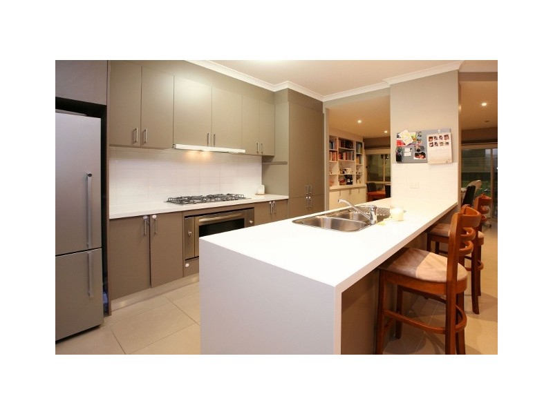 7 Begonia Court, Caroline Springs VIC 3023