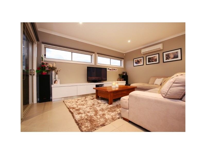 7 Begonia Court, Caroline Springs VIC 3023
