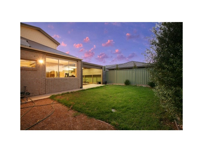 7 Begonia Court, Caroline Springs VIC 3023