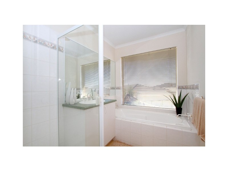 37 Wattletree Drive, Taylors Hill VIC 3037