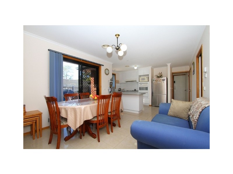 61 John Paul Drive, Hillside VIC 3037