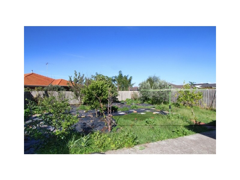 61 John Paul Drive, Hillside VIC 3037