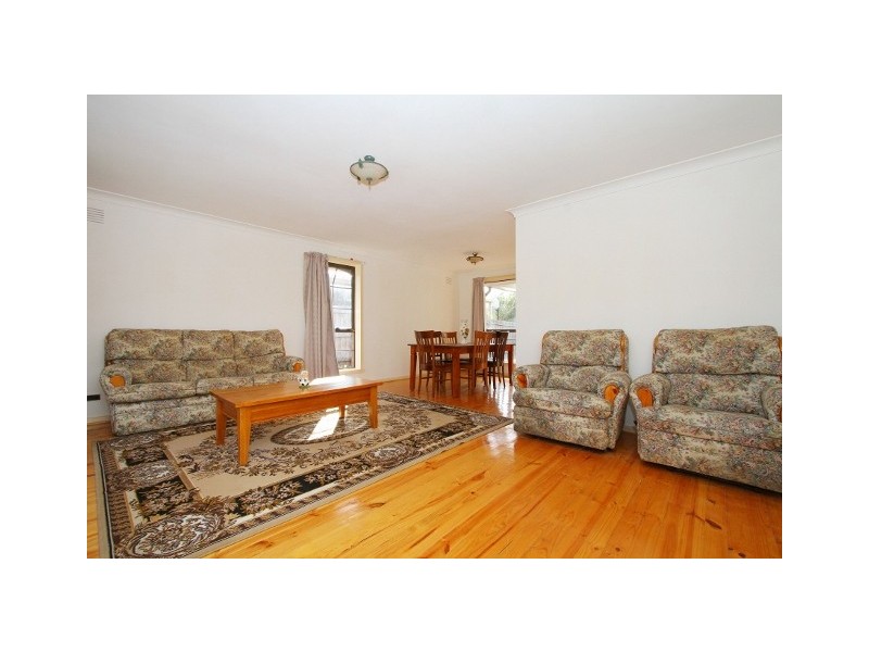 32 Aldershot Drive, Keilor Downs VIC 3038