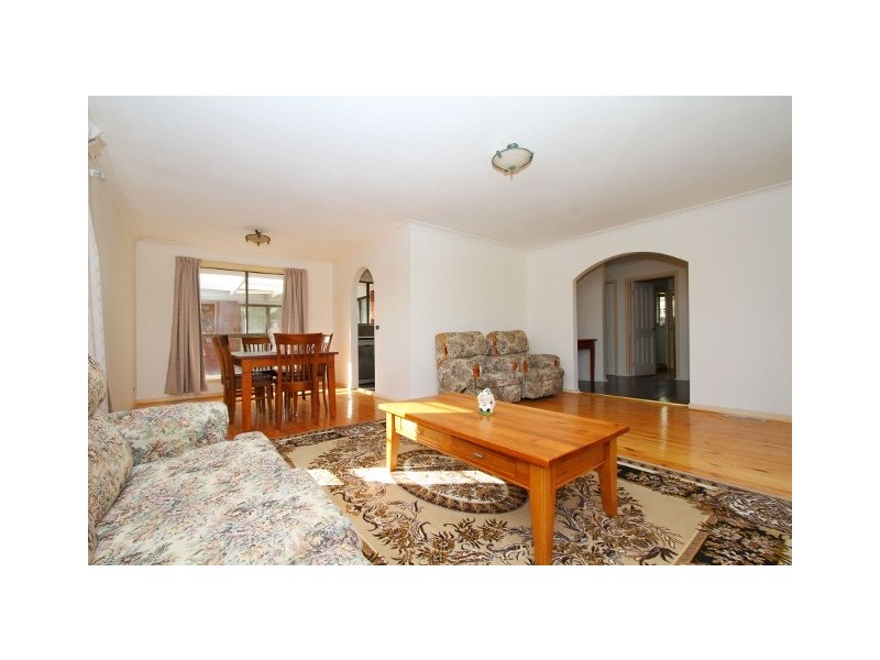 32 Aldershot Drive, Keilor Downs VIC 3038