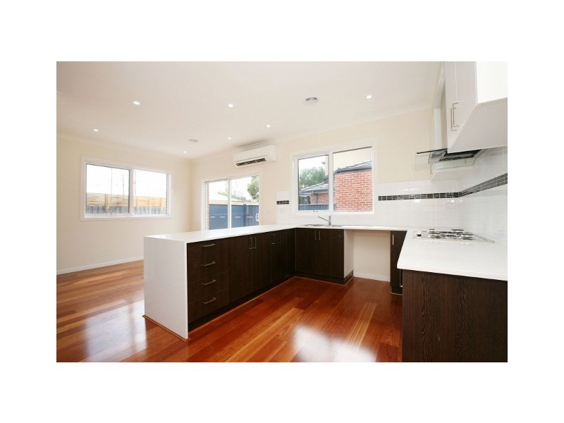 1/110 Fox Street, St Albans VIC 3021