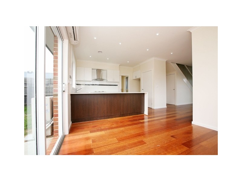 1/110 Fox Street, St Albans VIC 3021