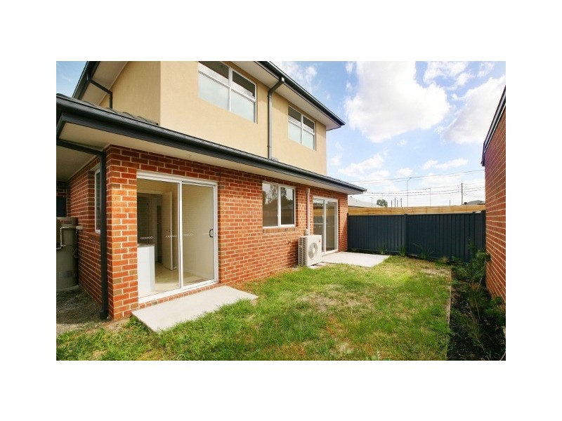 1/110 Fox Street, St Albans VIC 3021