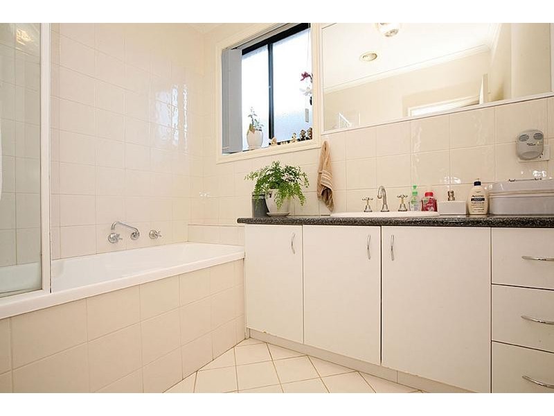 1/47 Delbridge Drive, Sydenham VIC 3037