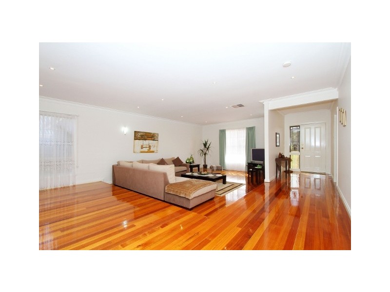 71 McCubbin Drive, Taylors Lakes VIC 3038