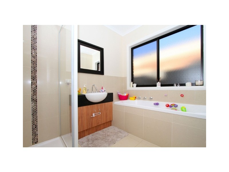 12 Lyons Avenue, Burnside Heights VIC 3023