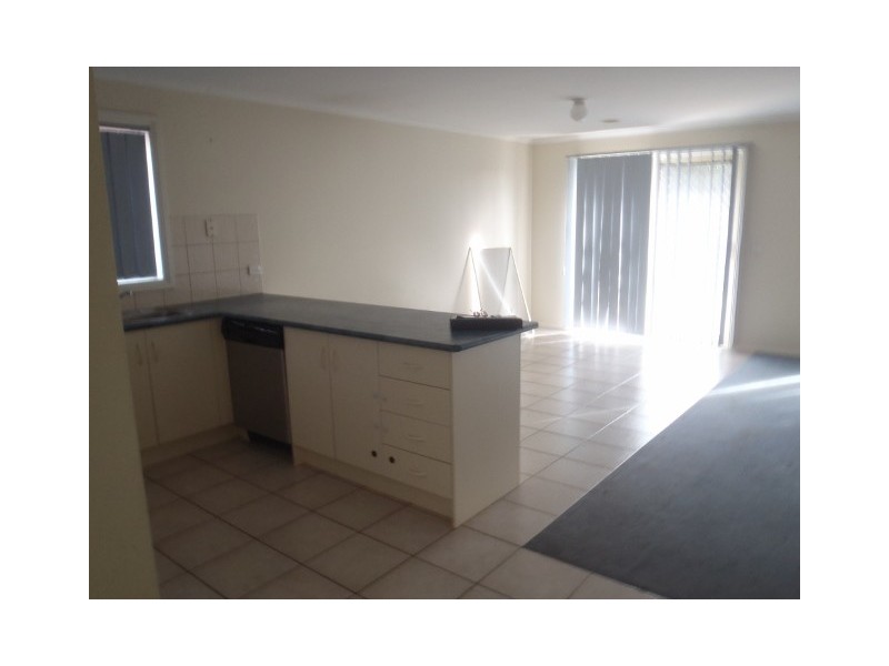 64 Brindalee Way, Hillside VIC 3037