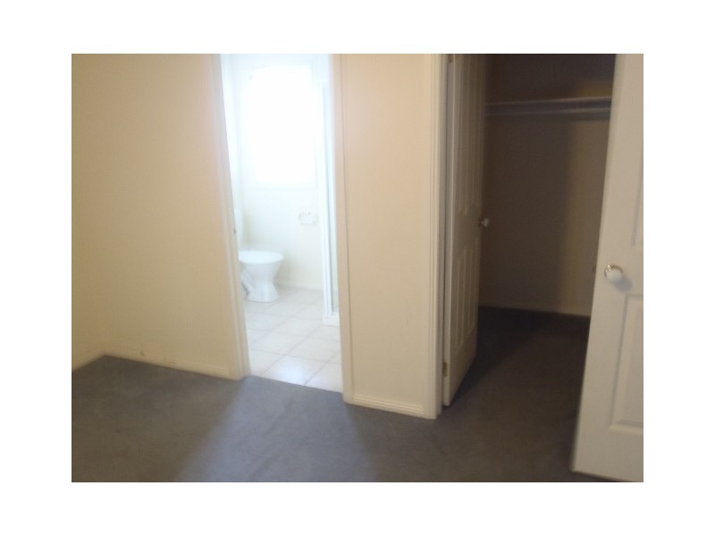 64 Brindalee Way, Hillside VIC 3037