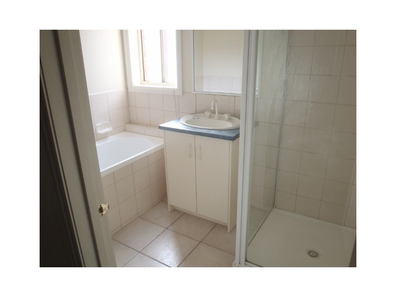 64 Brindalee Way, Hillside VIC 3037