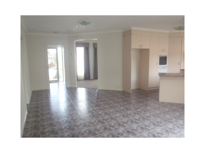 1/19 Silverdene Avenue, Sydenham VIC 3037