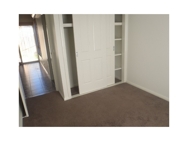 1/19 Silverdene Avenue, Sydenham VIC 3037