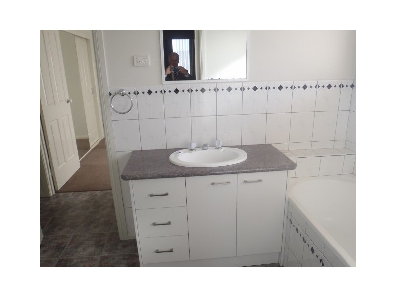 1/19 Silverdene Avenue, Sydenham VIC 3037