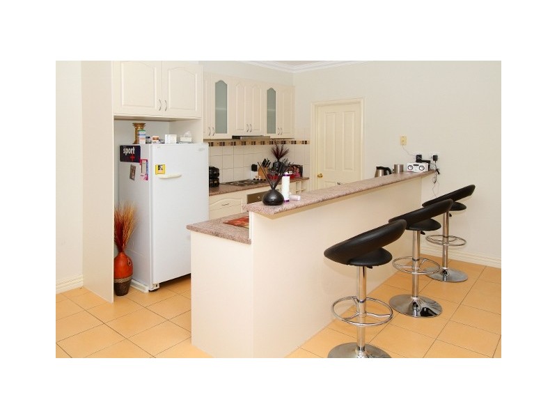 6/8 Lorraine Court, Hillside VIC 3037