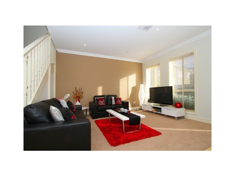 6/8 Lorraine Court, Hillside VIC 3037