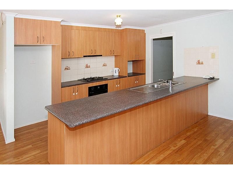 12 Tussock Crescent, Sydenham VIC 3037