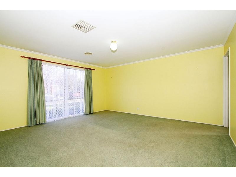 12 Tussock Crescent, Sydenham VIC 3037