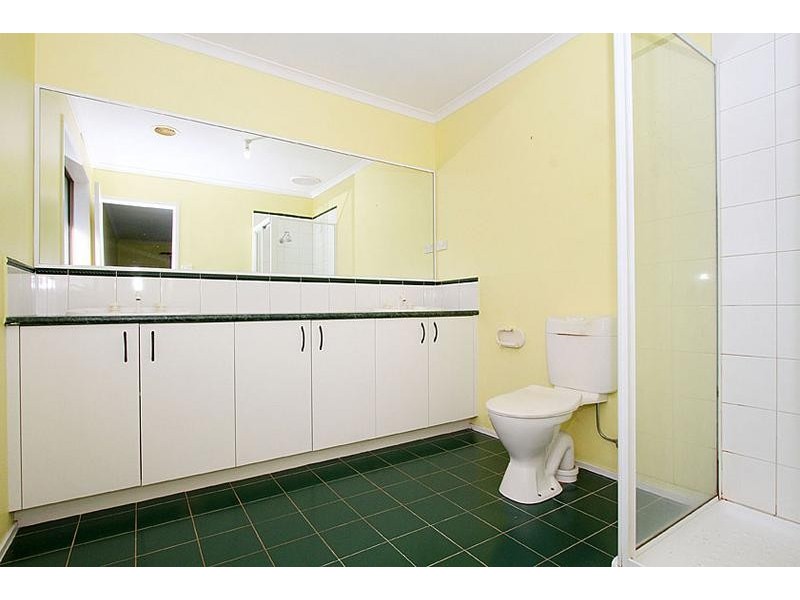 12 Tussock Crescent, Sydenham VIC 3037