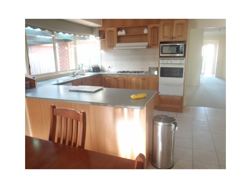 5 Corama Court, Sydenham VIC 3037