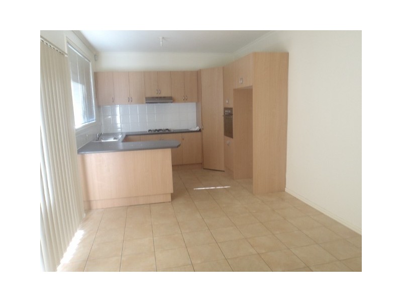 2/71 Wilmot Drive, Delahey VIC 3037