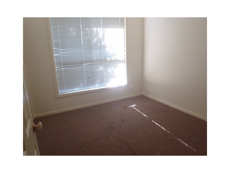 2/71 Wilmot Drive, Delahey VIC 3037