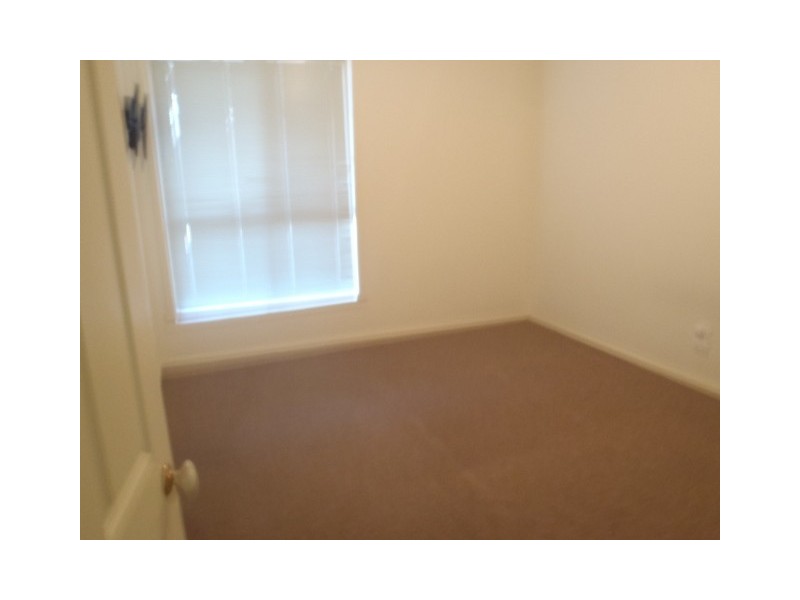 2/71 Wilmot Drive, Delahey VIC 3037