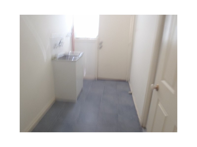 2/71 Wilmot Drive, Delahey VIC 3037