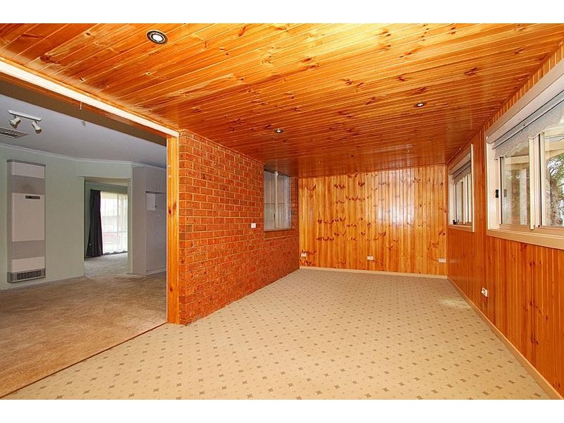 8 Sambuco Court, Sydenham VIC 3037